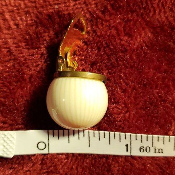 Vintage 80's Unmarked Glass White Pinstriped Ball Onion Clip-On Earrings - Picture 7 of 7